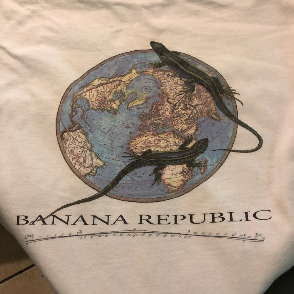 Banana Republic White Short Sleeve Tee with Globe & Lizard Graphic